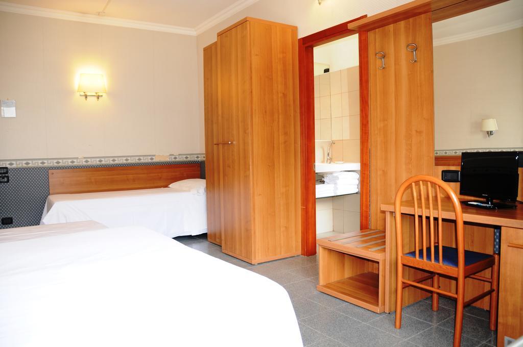 Hotel Jonico Rzym Zewnętrze zdjęcie