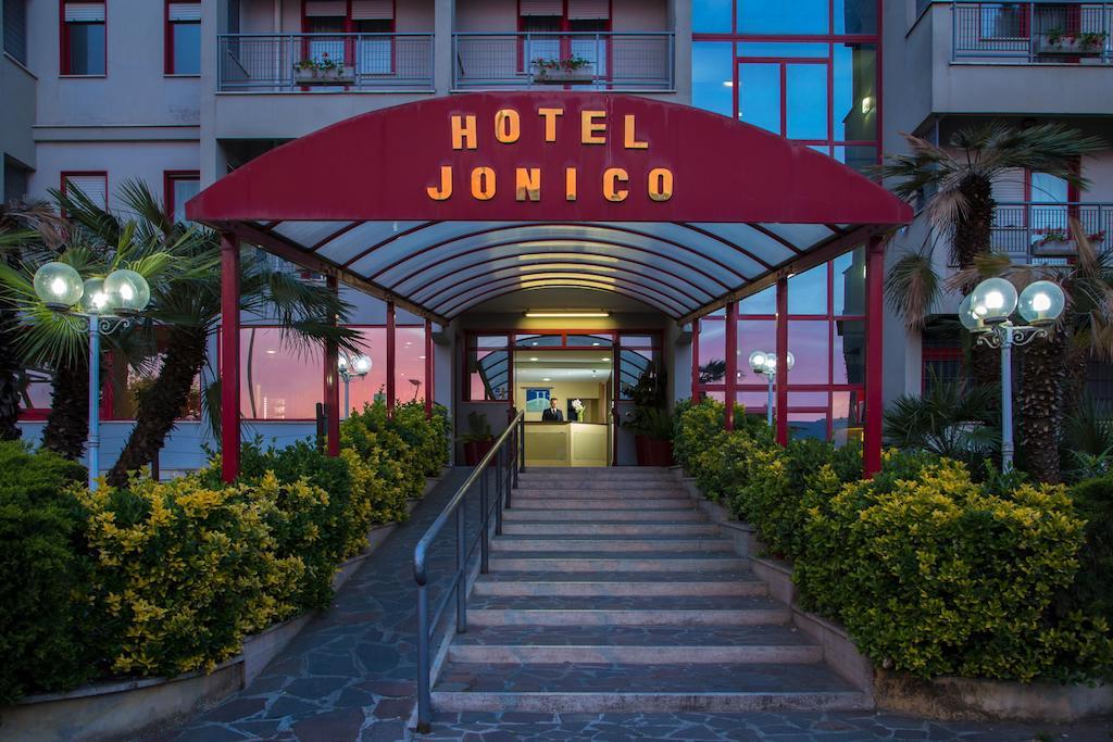 Hotel Jonico Rzym Zewnętrze zdjęcie