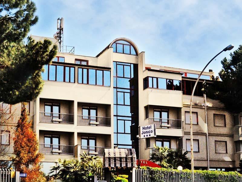 Hotel Jonico Rzym Zewnętrze zdjęcie
